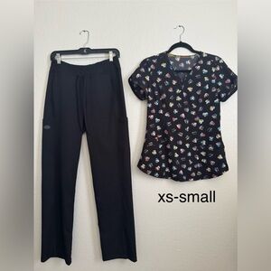 Colorful Print Black Scrub Set - XS